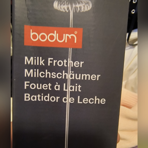 New Bodum Schiuma Battery Operated Milk Frother, 8.5 Inches, Black - Picture 8 of 8